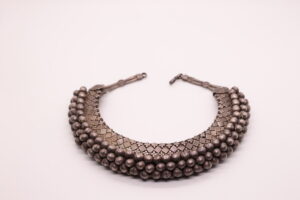 Gilded Echoes: Triple-Tier Collar - View 8