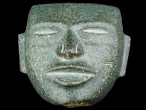 Ancient pre Columbian carved green Steatite Mask - View 4
